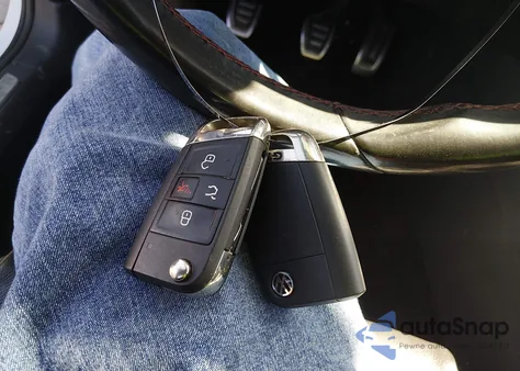 2016 Volkswagen Golf Gti Autobahn W/Performance Package 4-Door из США, поврежденный, VIN 3VW547AU1GM020105